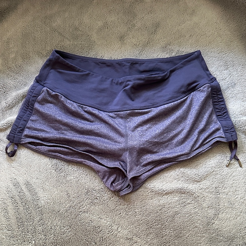 lululemon athletica Women's Black and Gray Athletic Shorts - Picture 2 of 3